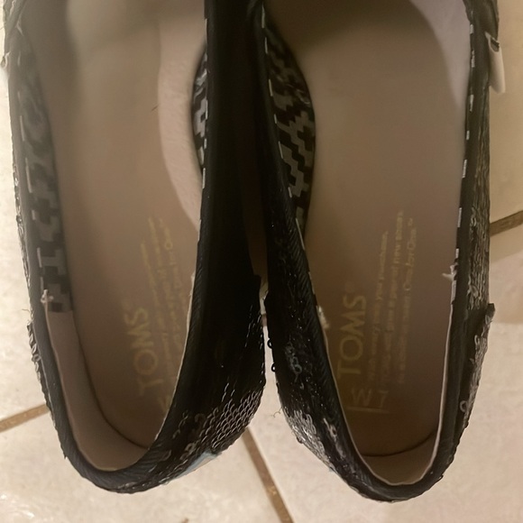 Toms woman’s 7M black sequin wedge shoes heels - Picture 6 of 6